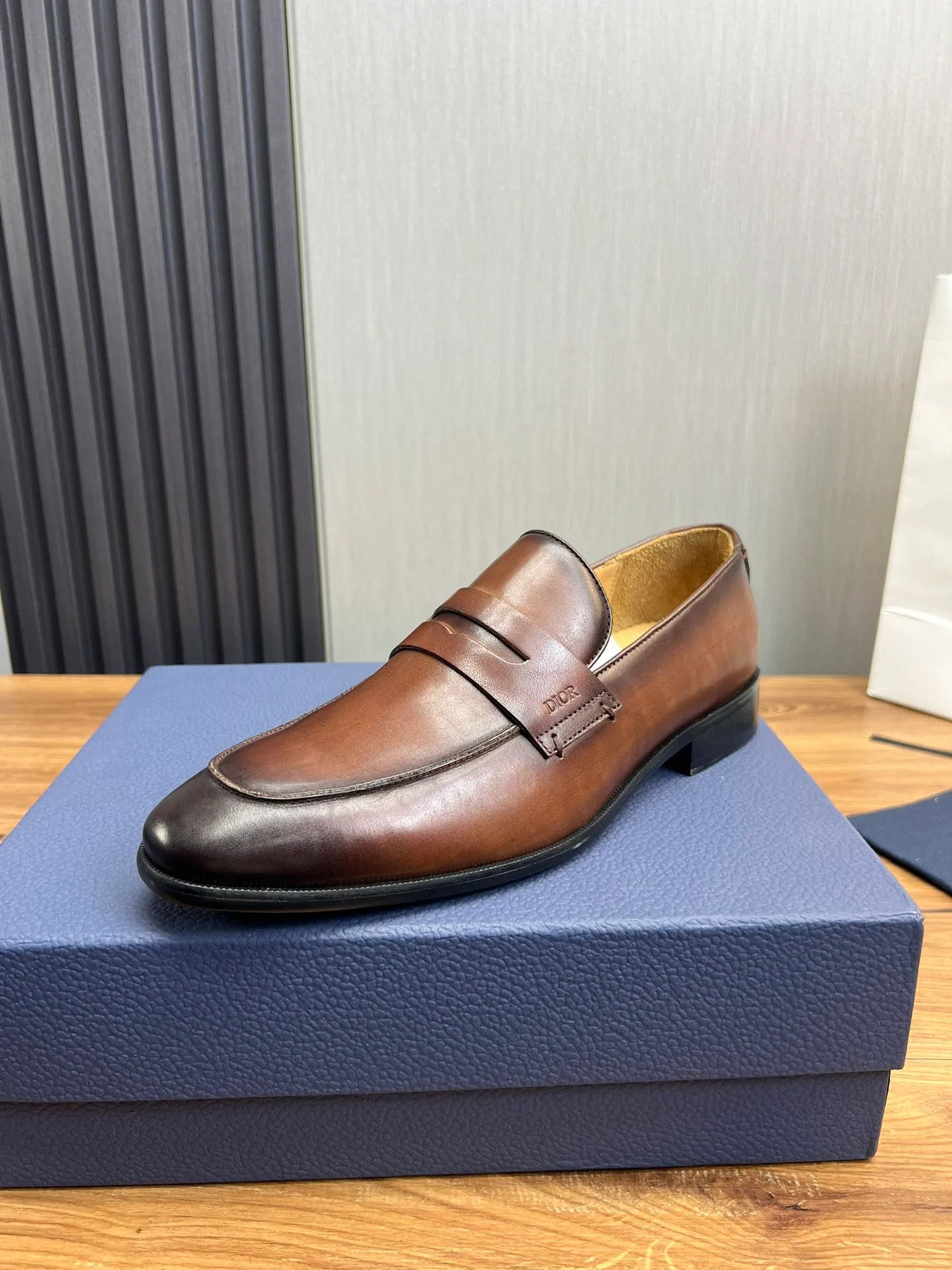 Men's men's shoes 💰540💰 Dior men's business casual leather shoes 👞all made of imported original brand leather, just to create a more comfortable wearing experience, upper: original cowhide ➕ imported cowhide lining, original non-slip and wear-resistant rubber outsole ✔️36-45 (45 non-returnable)